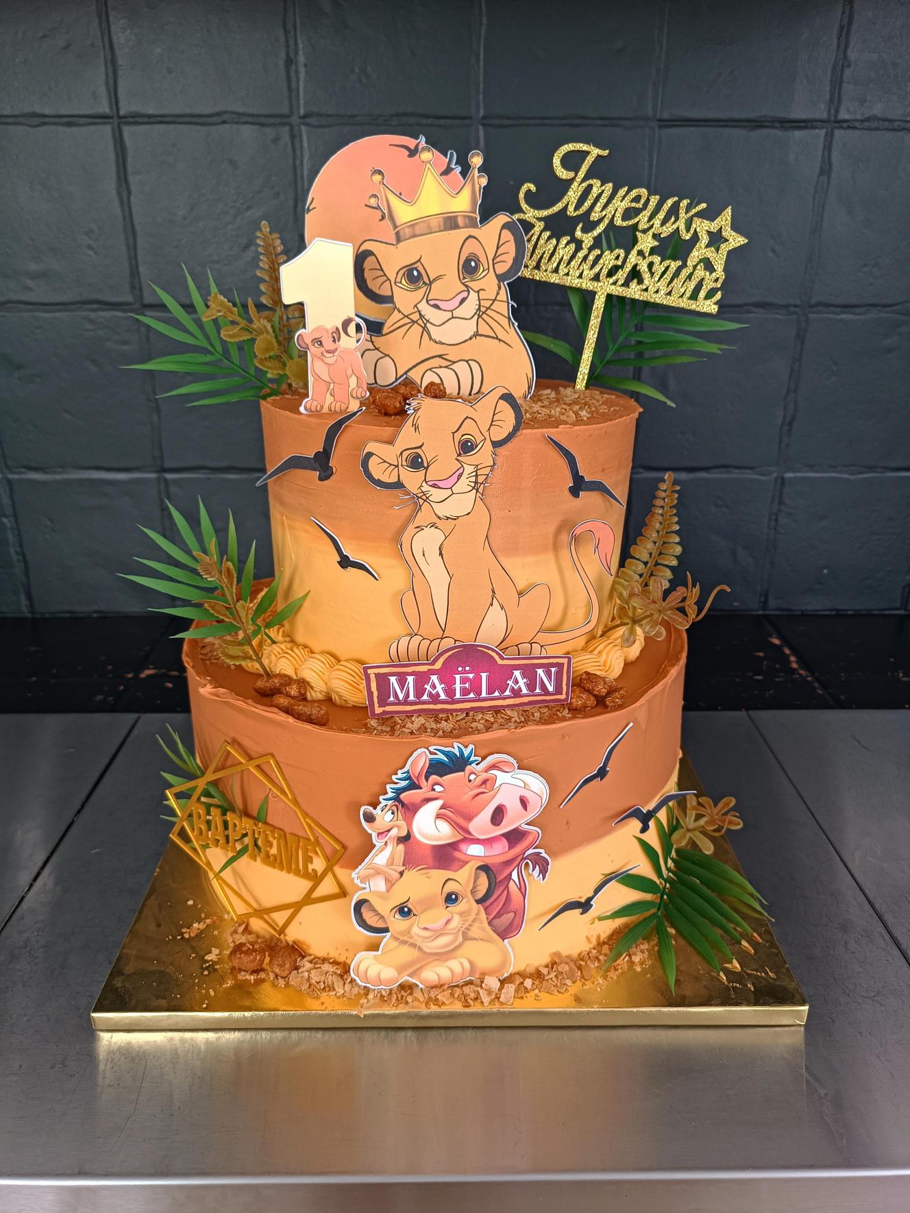 Layer cake thème Vaiana, prénom Julia, 9 ans