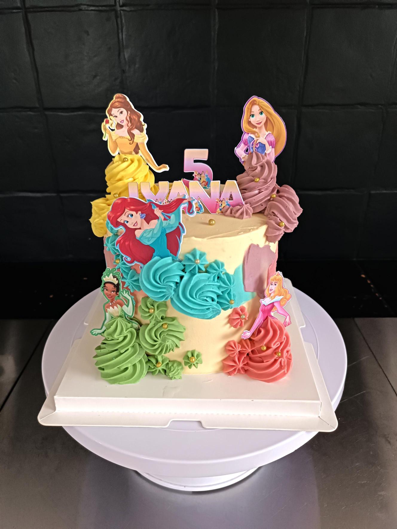 Layer cake thème Fée Clochette, prénom Shaï, 6 ans