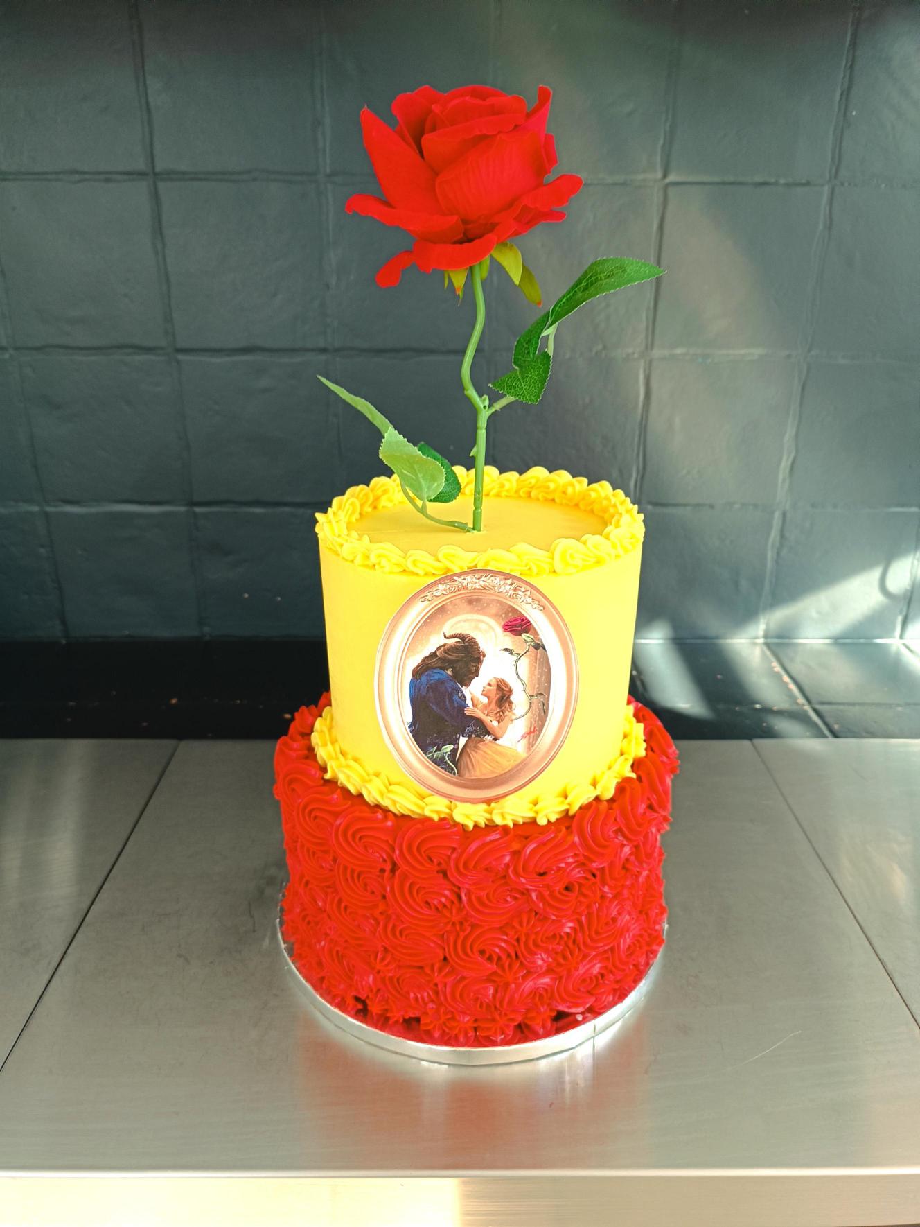 Layer cake thème papillons et roses, prénoms Maïwenn & Talya, 1 an